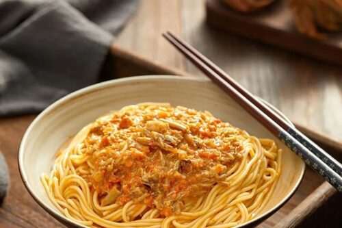 3-3.5兩2隻(公及乸各1), 蟹皇伴面,蟹粉小籠包2隻